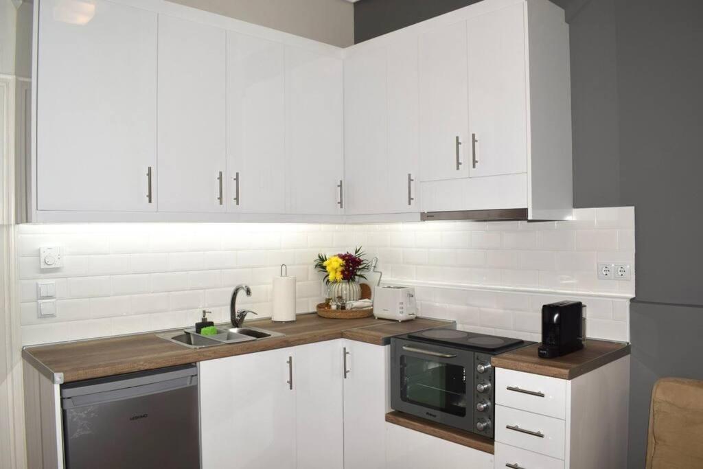 Kapa Central Apartment Kalamáta Eksteriør bilde